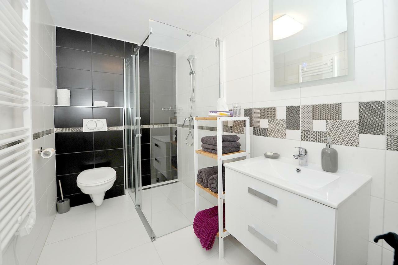 Pure Apartman Печ Екстериор снимка