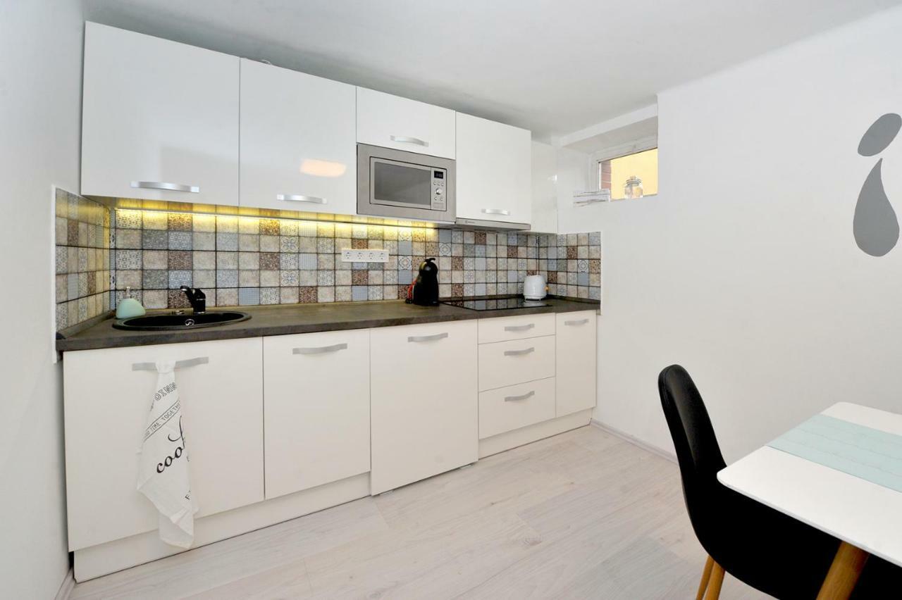 Pure Apartman Печ Екстериор снимка